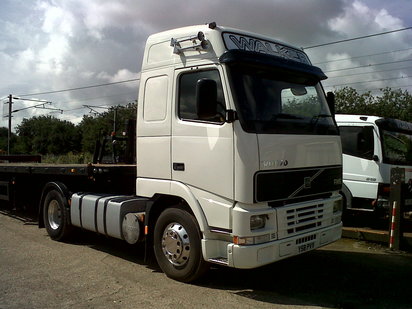 VOLVO FH12 GLOBETROTER 4X2